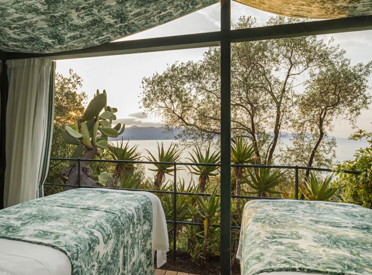 This Iconic Hotel on the Italian Riviera Reopens in June With a Gorgeous  Refreshed Pool Area and One of the Most Over-the-top Suites in Italy