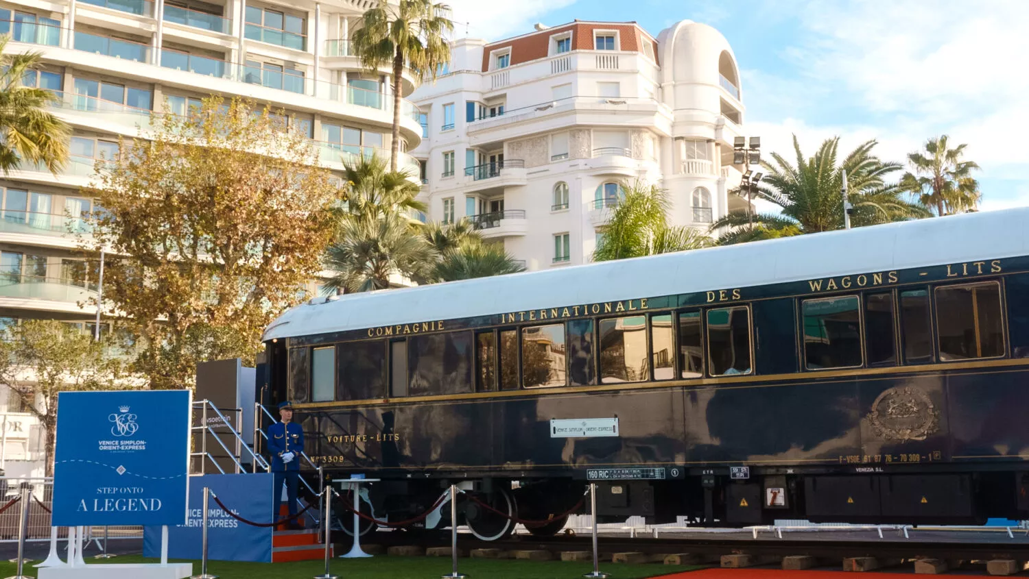 Belmond on X: The Restaurant Car of our Venice Simplon-Orient-Express,  Côte d'Azur, was built in 1929. Admire the stunning René Lalique glass as  you await your sumptuous meal aboard the world's most