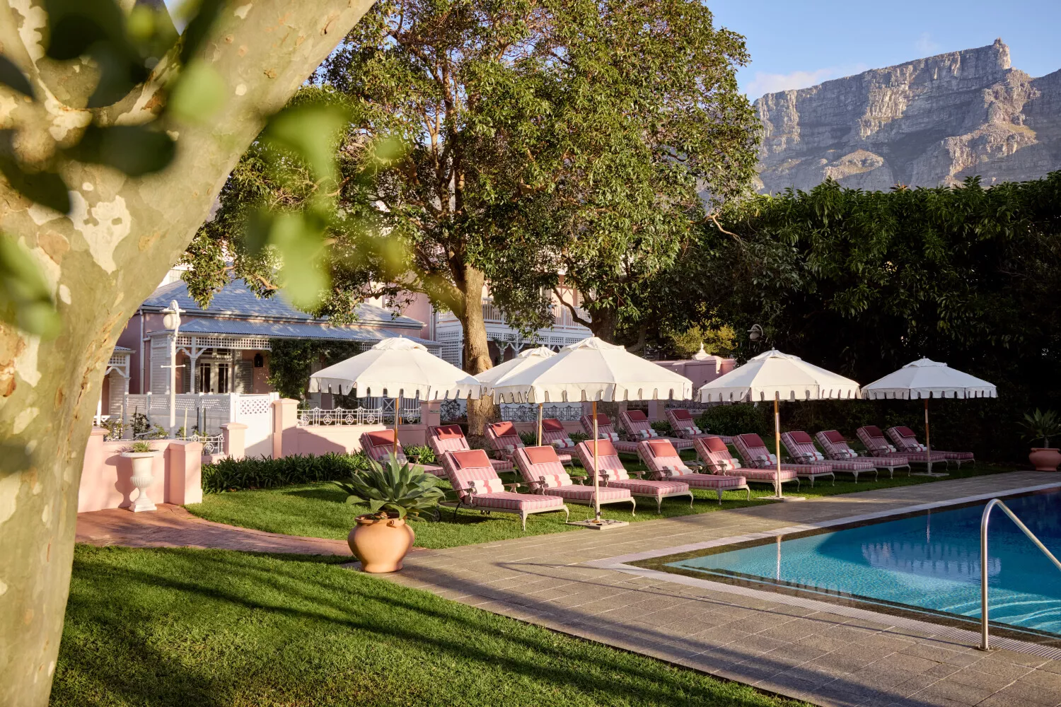 Mount Nelson Cottage Pool View of Table Mountain