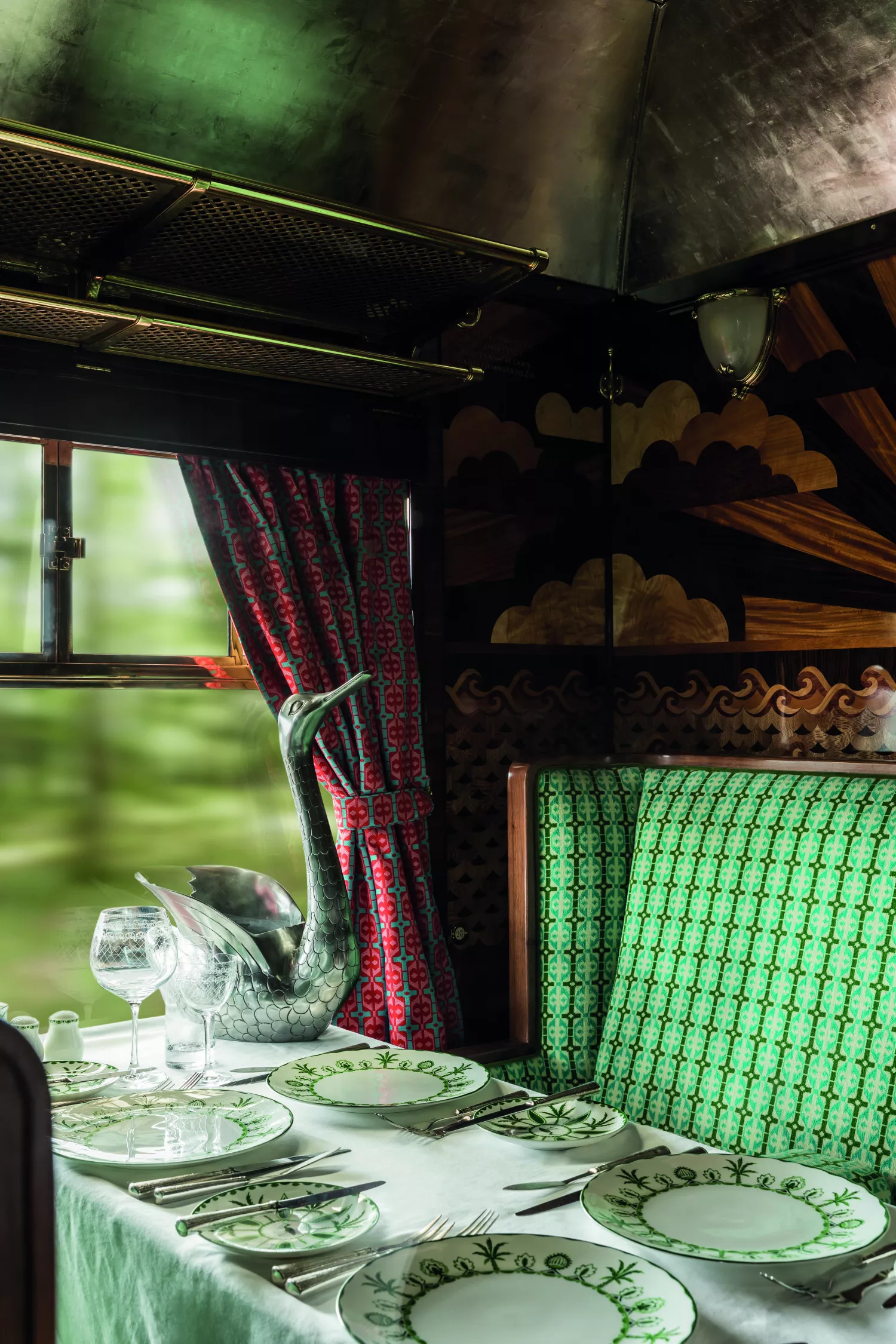 British Pullman Cygnus by Wes Anderson Carriage - Photo Credit_ Oli Douglas (3)-jpg